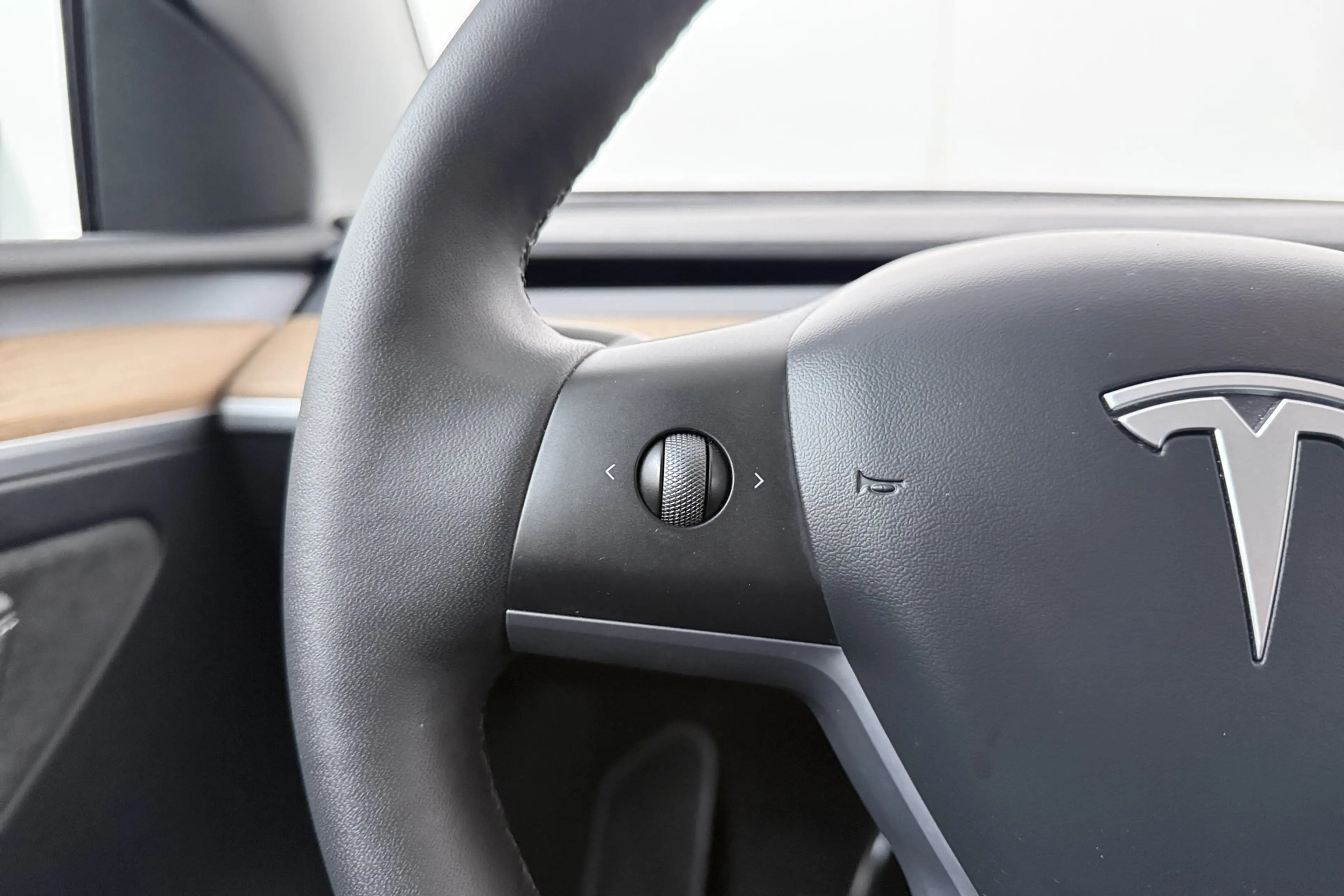 Tesla Model Y Long Range AWD 75 kWh (SOH 91%) Autopilot Stoelver — photo 18
