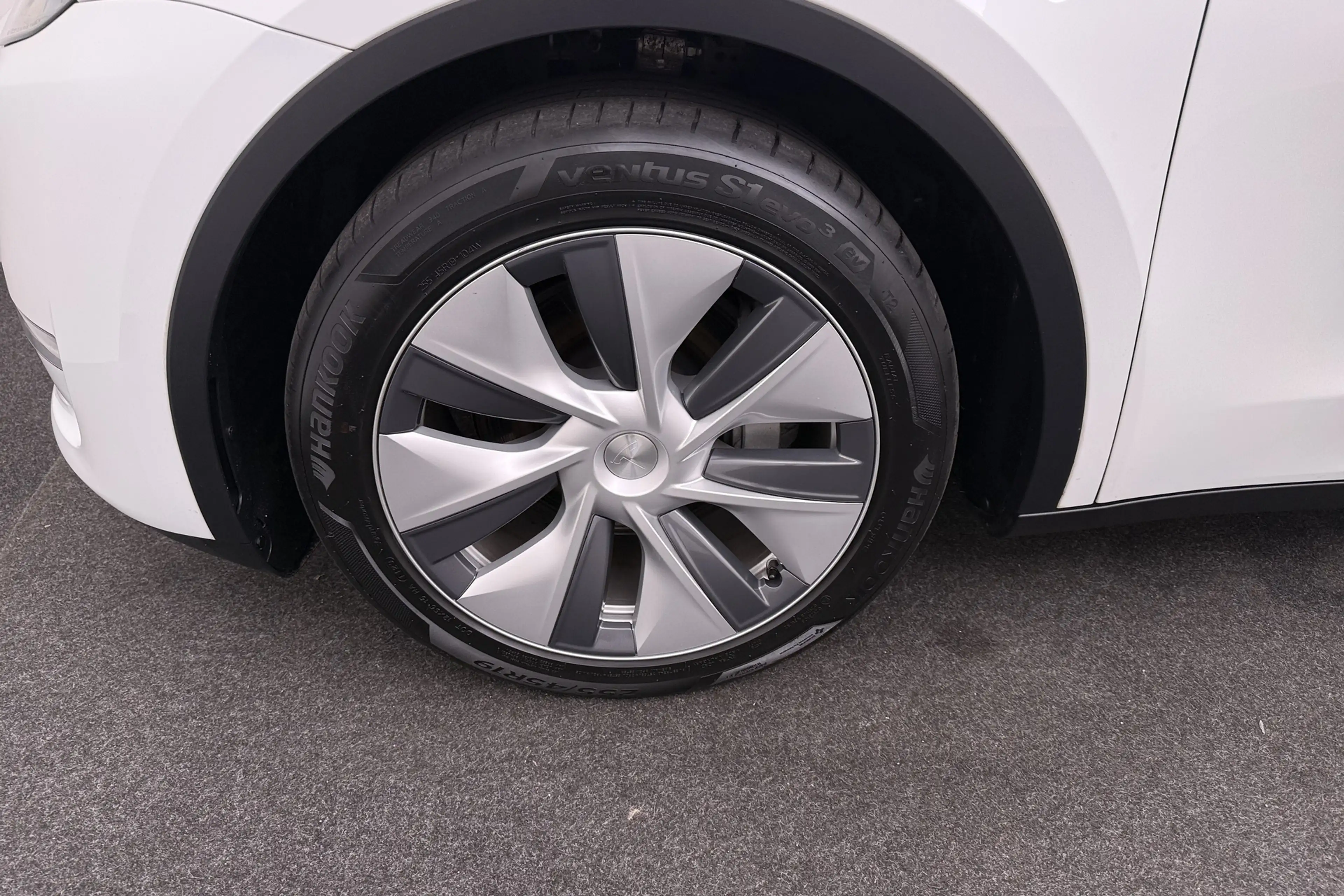 Tesla Model Y Long Range AWD 75 kWh (SOH 91%) Autopilot Stoelver — photo 8