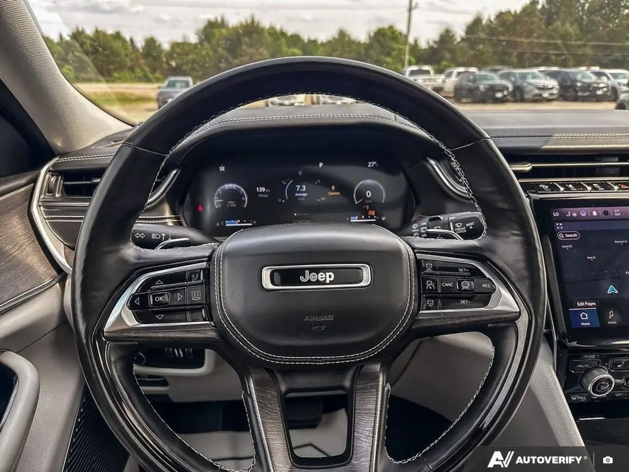 Jeep Grand Cherokee снимка Jeep Grand Cherokee