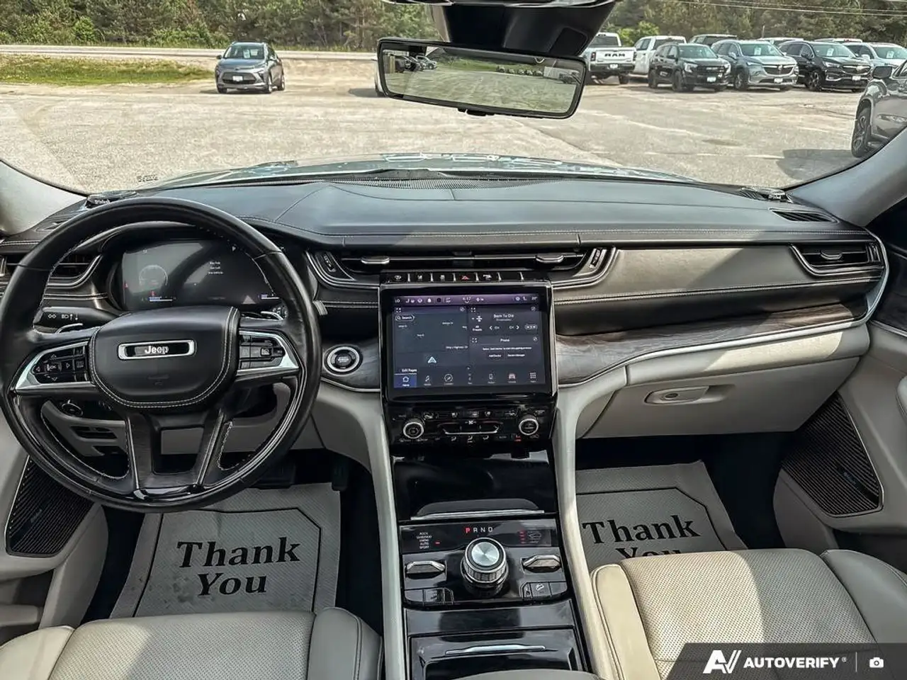 Jeep Grand Cherokee снимка Jeep Grand Cherokee