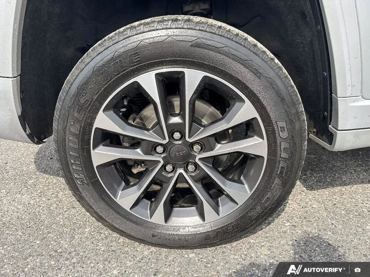 Jeep Grand Cherokee снимка Jeep Grand Cherokee