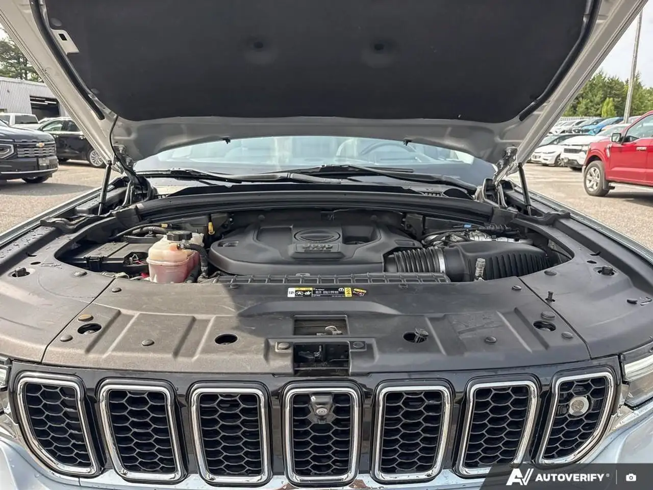 Jeep Grand Cherokee снимка Jeep Grand Cherokee