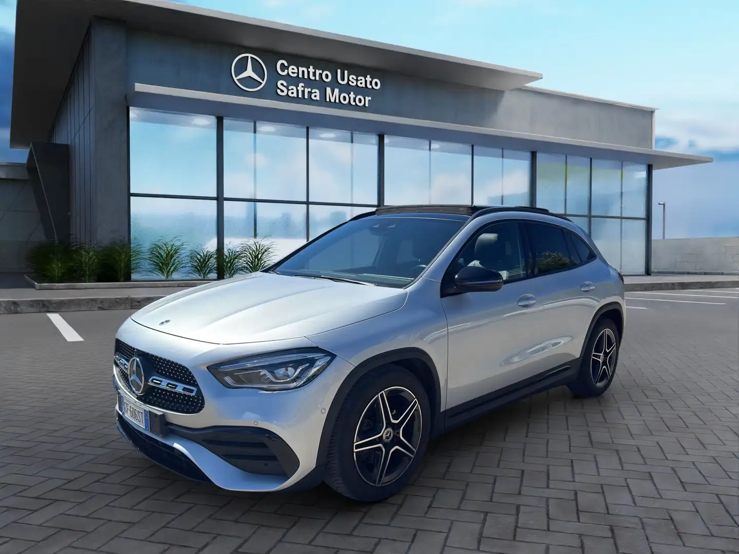 Mercedes-Benz GLA 200 GLA 200 d Automatic Premium Zilver - 1