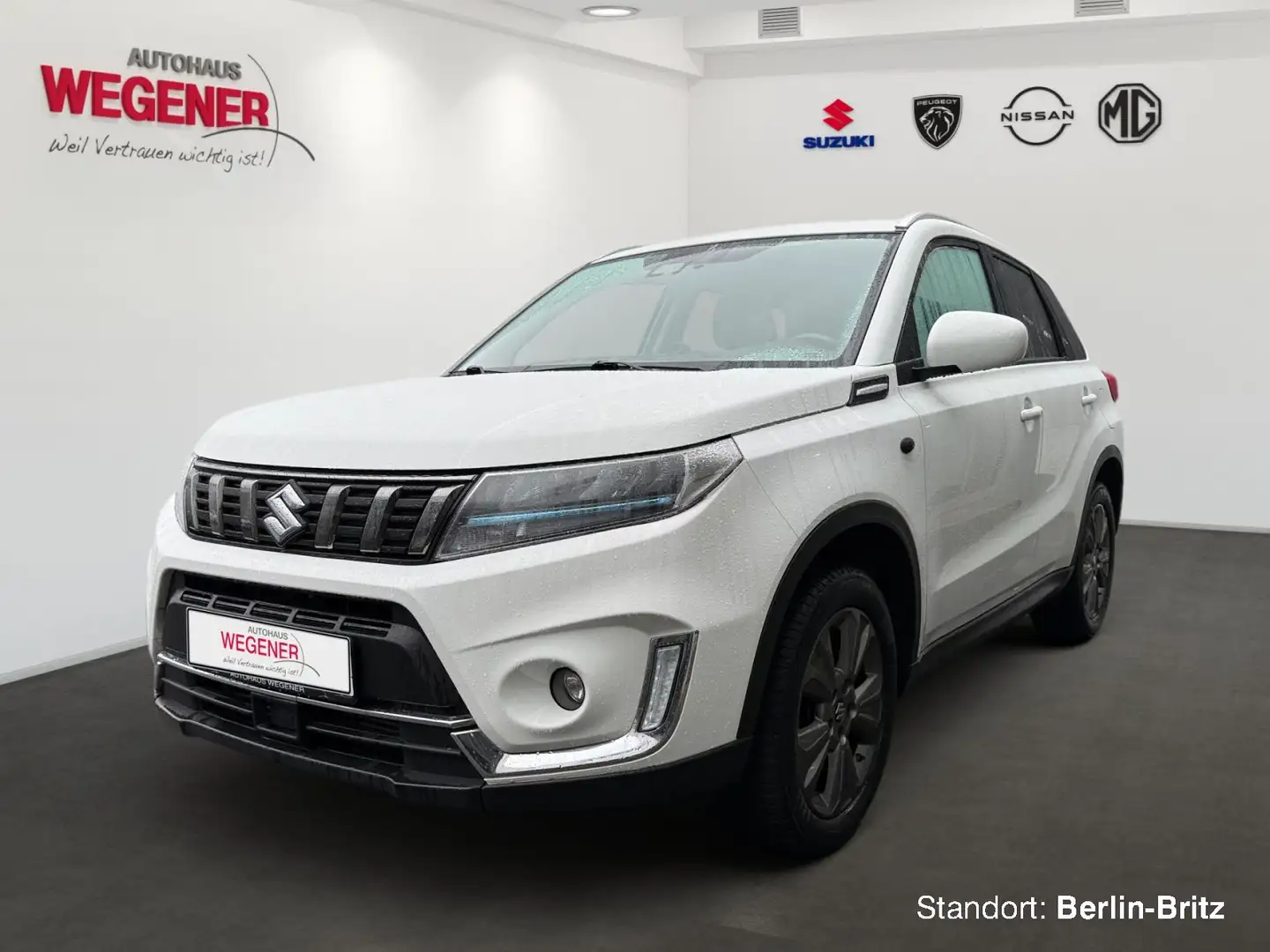 Suzuki Vitara VITARA COMFORT AT NAVI+KAM+ALLWETTER+SHZ+CARPLAY Weiß - 1