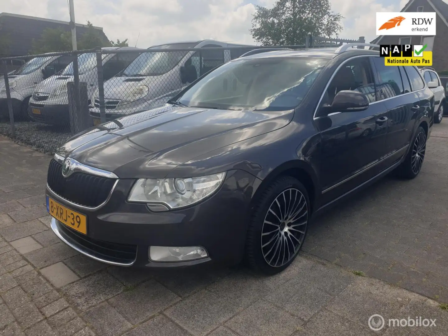 Skoda Superb Combi 2.0 TSI Elegance Business Line Brązowy - 1