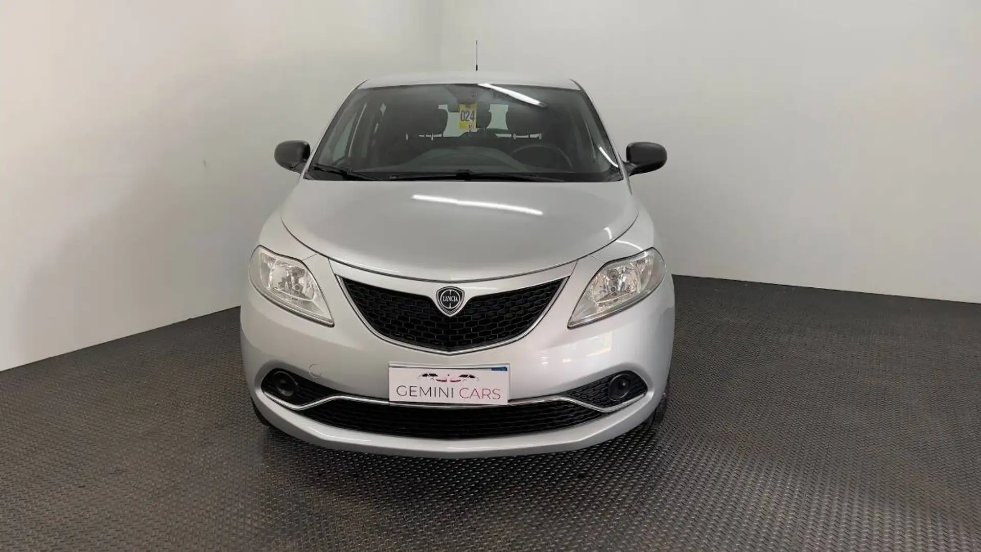 Lancia Ypsilon 1.2 Silver 69cv Zilver - 2