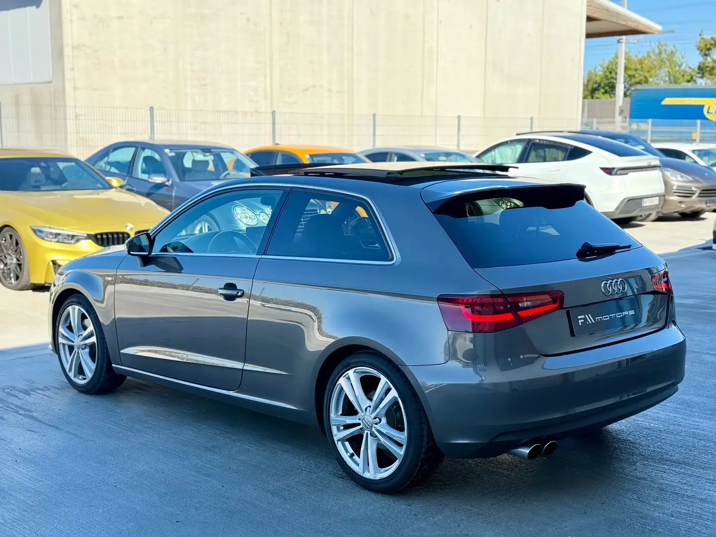 Audi A3 S line Sportpaket, ACC, PANO, Gris - 2