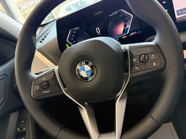 BMW 1 Series view 18