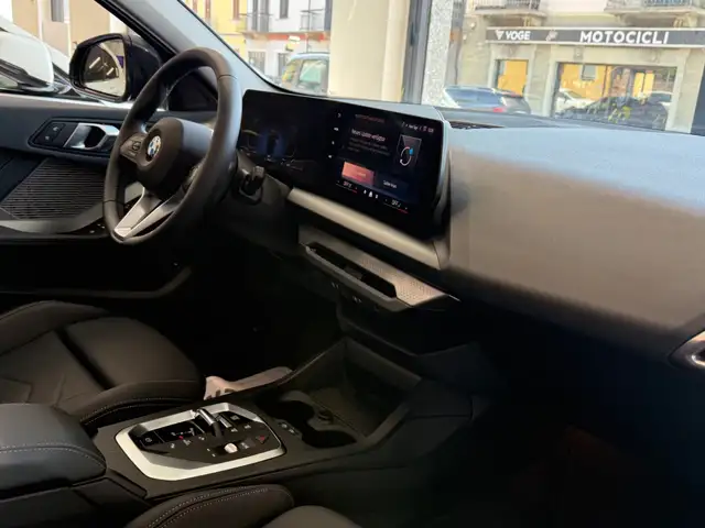 BMW 1 Series view 22
