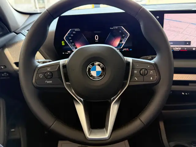 BMW 1 Series view 17