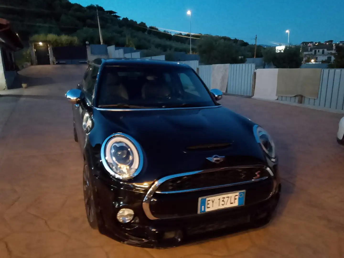 MINI Cooper SD Mini 2.0 Cooper SD Business 5p auto Černá - 1