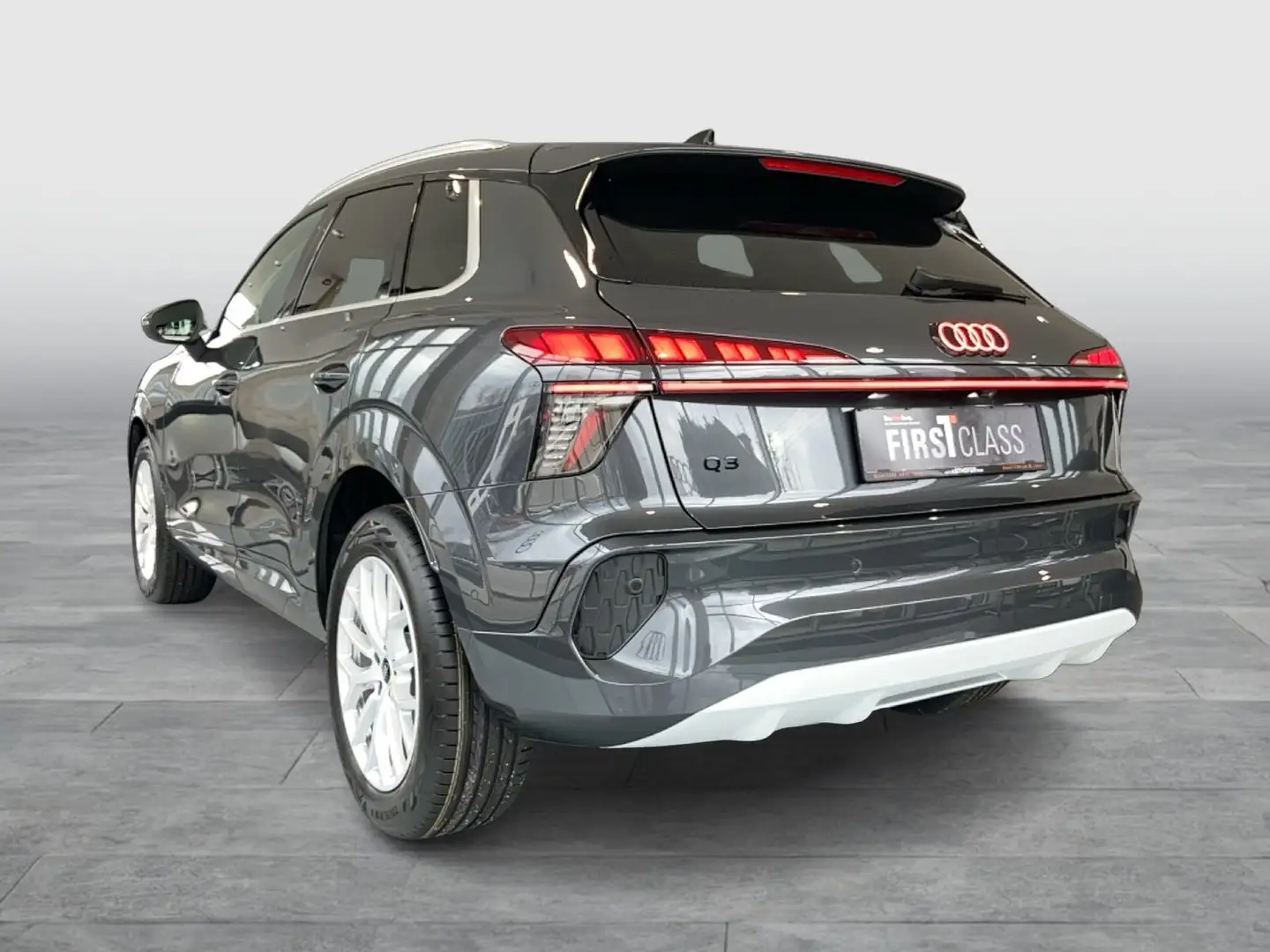 Audi Q3 TDI 110 kW  intense Grau - 2