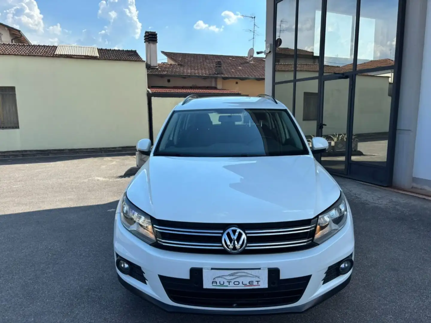 Volkswagen Tiguan 2.0 TDI 110 CV Cross BlueMotion Technology Wit - 2