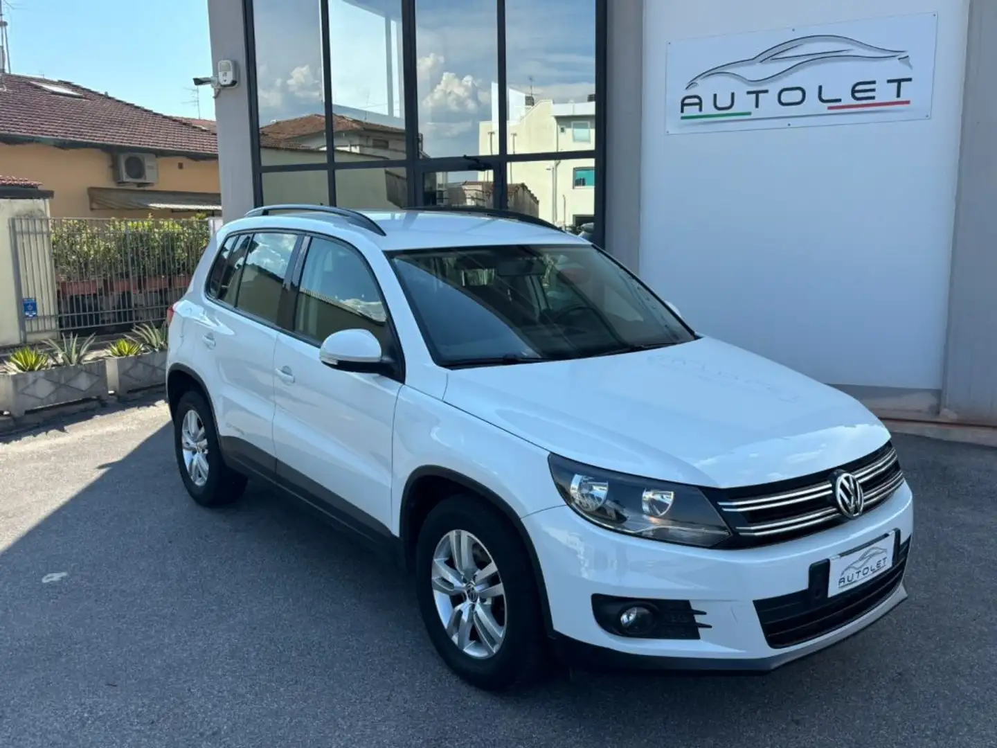Volkswagen Tiguan 2.0 TDI 110 CV Cross BlueMotion Technology Wit - 1