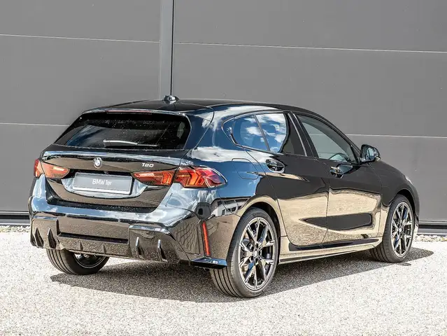 BMW 1 Series view 2
