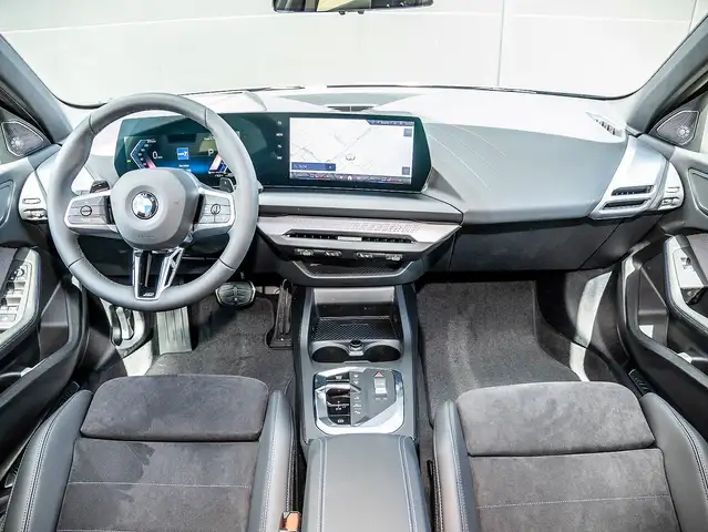 BMW 1 Series view 5