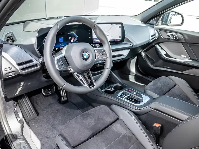 BMW 1 Series view 3