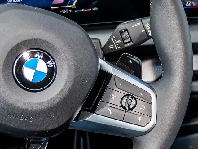BMW 1 Series view 13