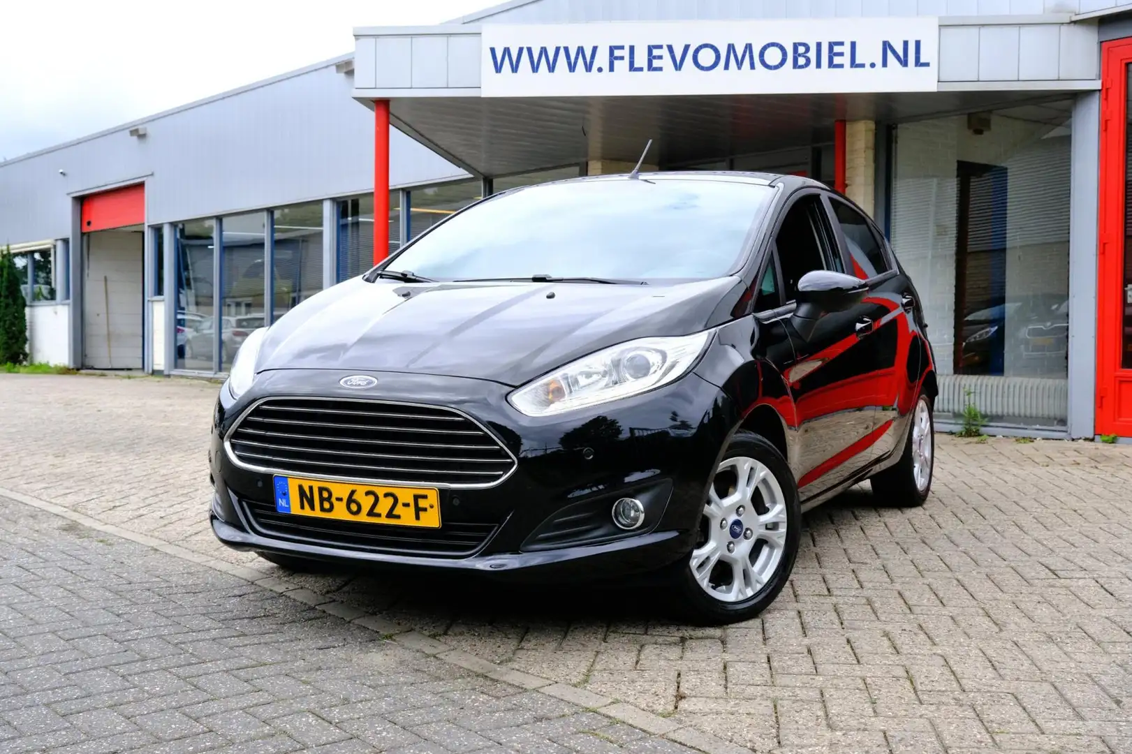 Ford Fiesta 1.0 Style Ultimate Navi|Cruise|LMV|PDC|Airco Noir - 1