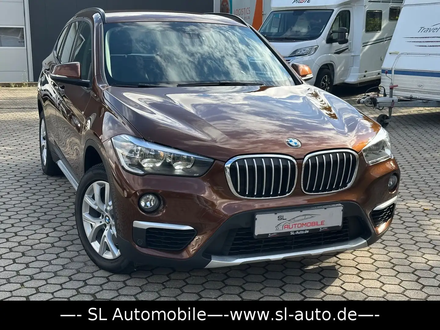 BMW X1 xDrive 20 d xLine Aut. Leder Navi Brun - 1