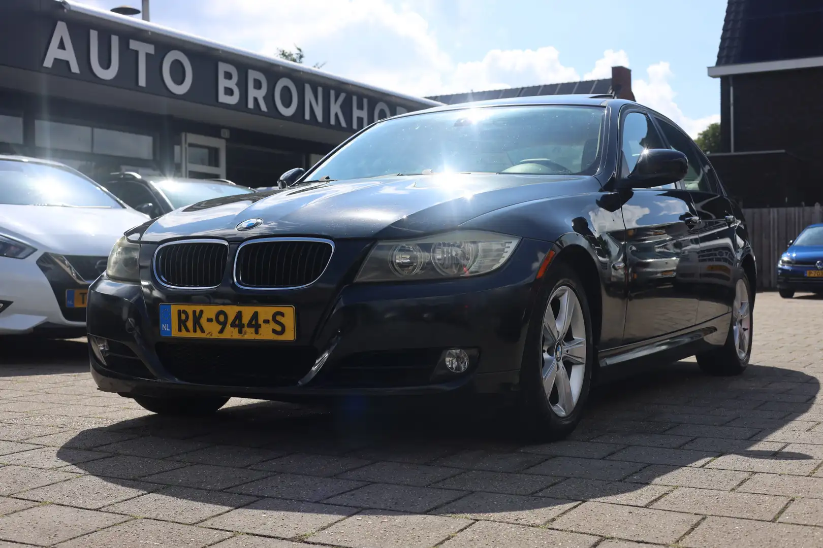 BMW 328 328I SCHUIFDAK I AUT I LEDER I 6CIL Zwart - 1
