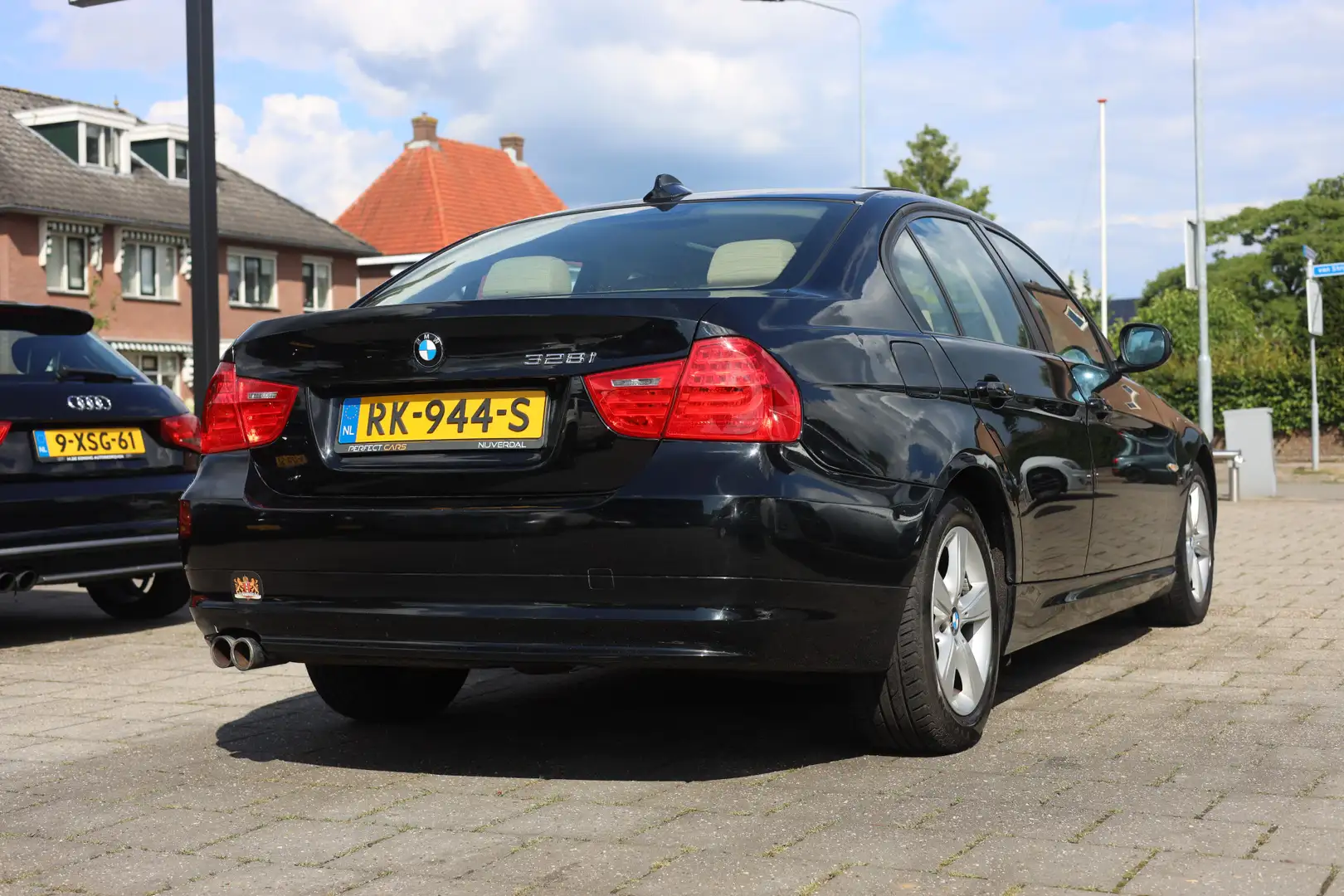 BMW 328 328I SCHUIFDAK I AUT I LEDER I 6 CILINDER Zwart - 2