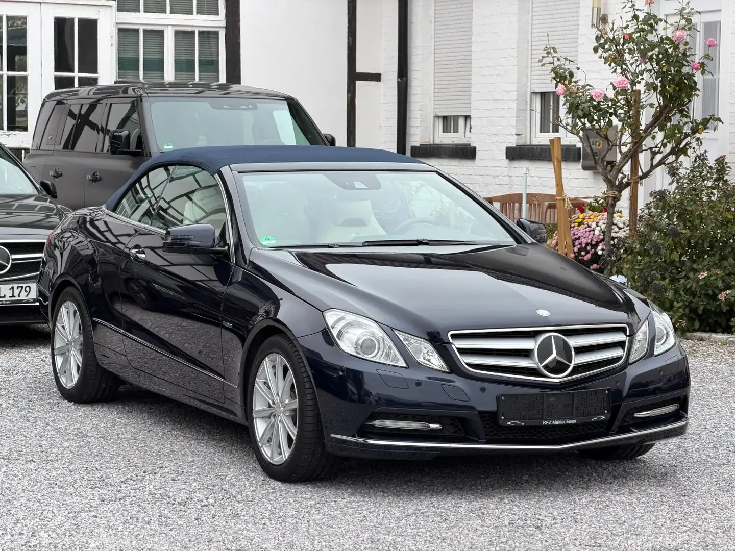 Mercedes-Benz E 250 E250 Cabrio BlueEfficiency *1.Hand*RFK*ACC* Blau - 1