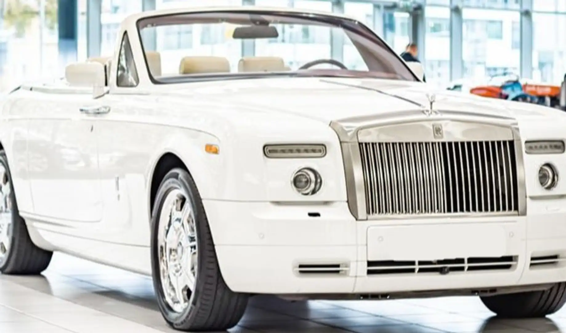 Rolls-Royce Phantom Drophead Coupé Bílá - 2