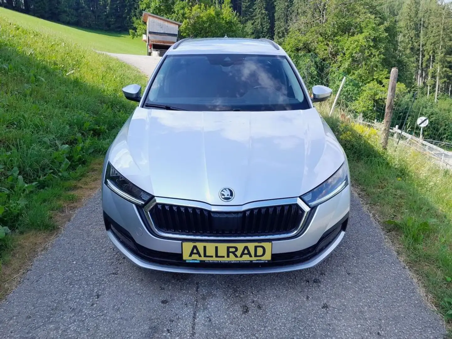 Skoda Octavia Combi 2,0 TDI Style 4x4 DSG Zilver - 2