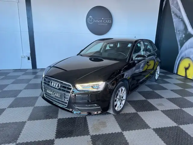 Audi A3 Sedan 1.6 TDI clean die 110CV Advanced