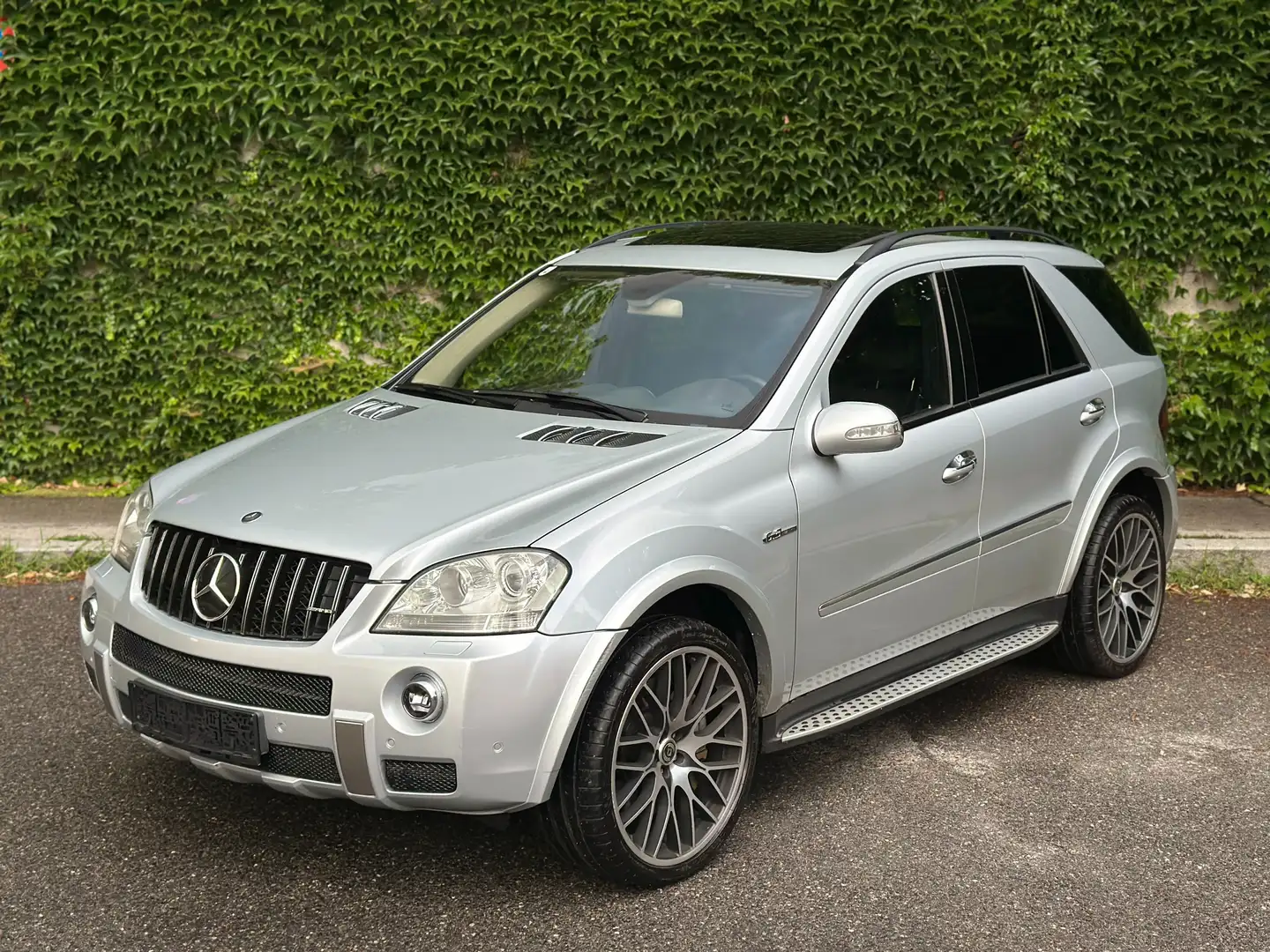 Mercedes-Benz ML 63 AMG Service Voll/ 3.Besitz / Nachlackierungsfrei Сірий - 1