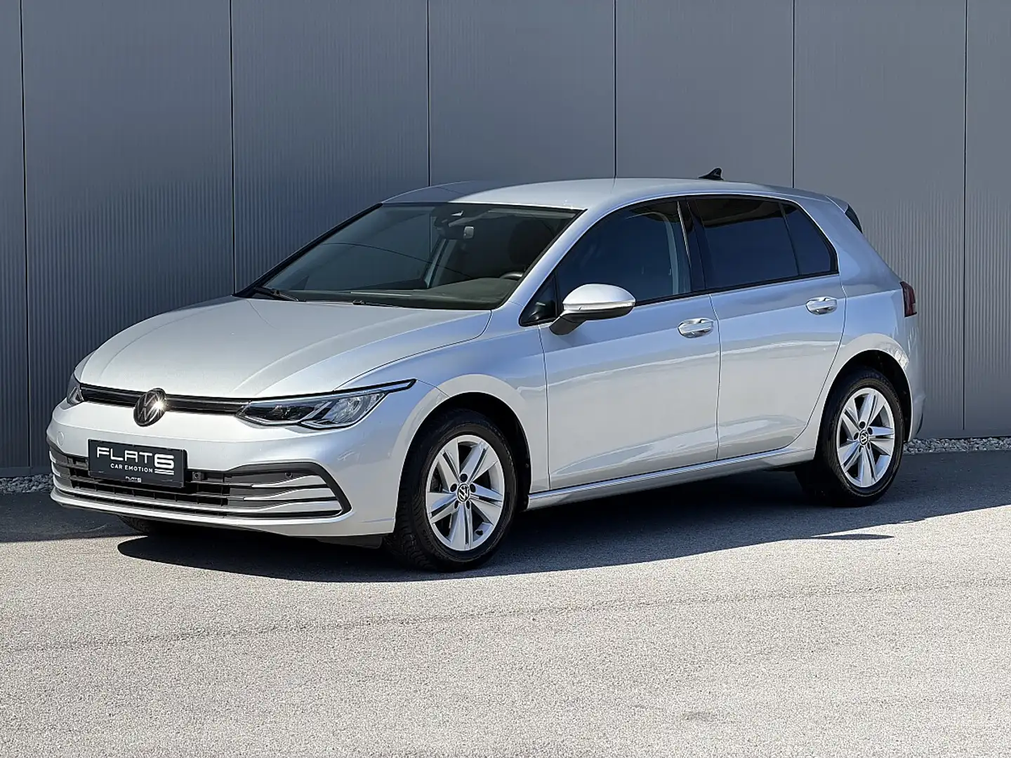 Volkswagen Golf VIII 2.0 TDI Life DSG LED,Virtual,Kamera,LR-Hei... Silber - 1