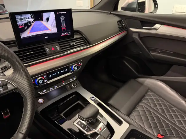Audi SQ5 view 5