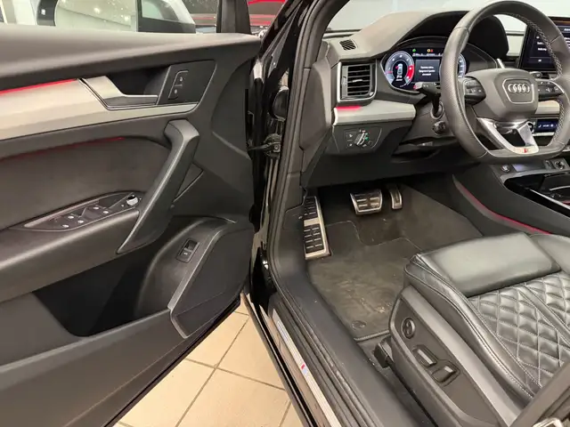 Audi SQ5 view 8