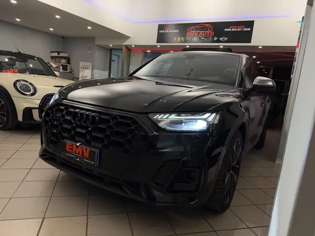 Audi SQ5 view 3