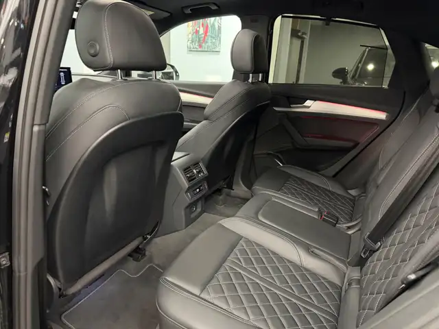 Audi SQ5 view 11