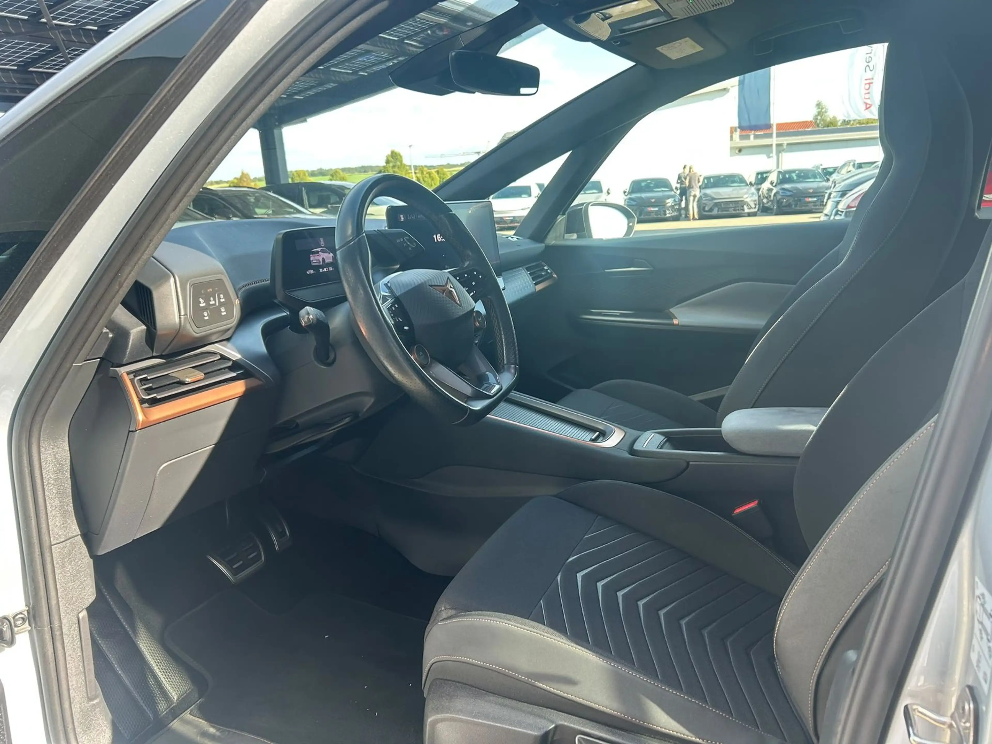 CUPRA Born 170 kW 58 kWh LED NAVI RFK ACC SH CarPlay — photo 9