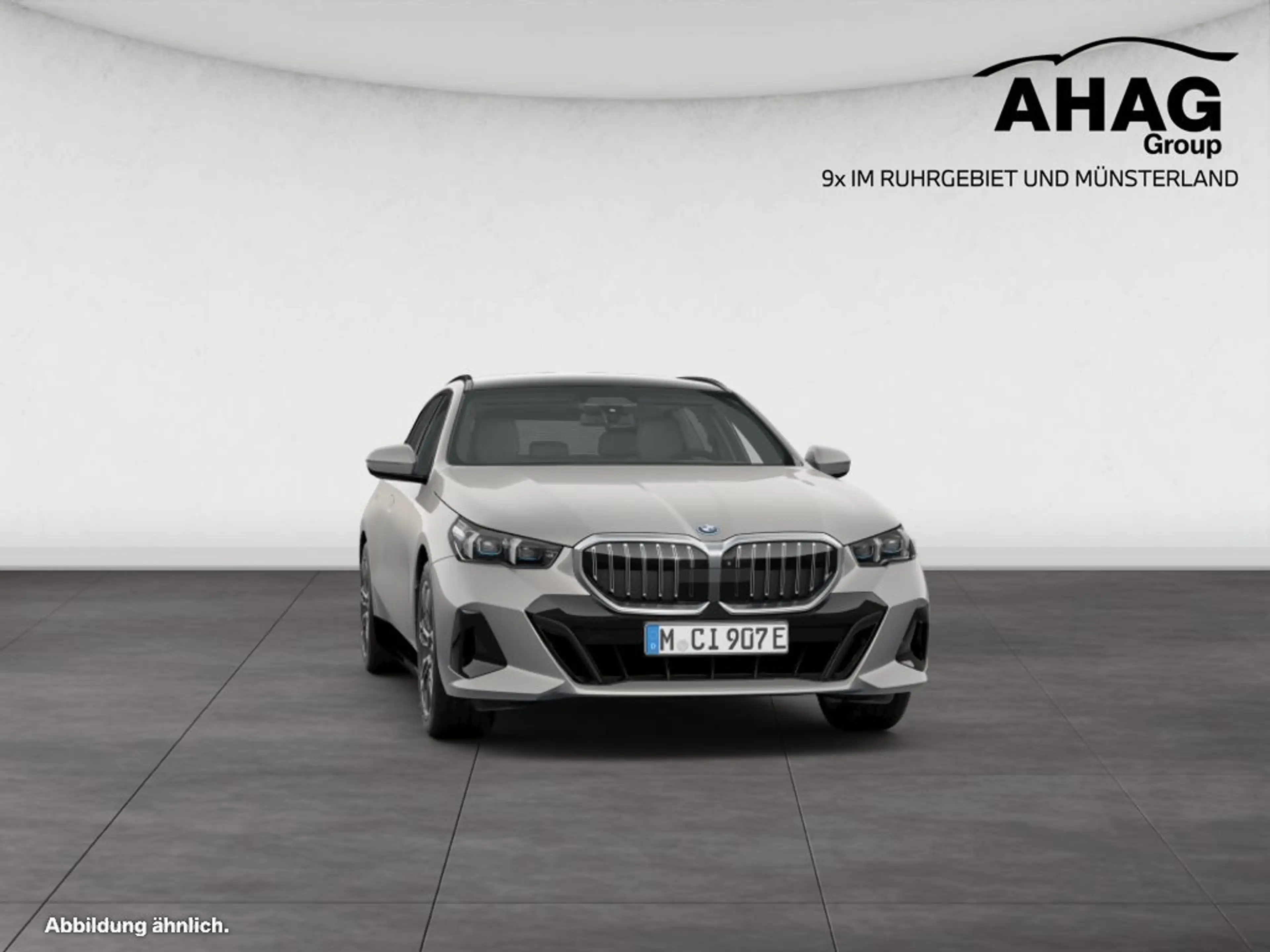 BMW 550 e xDrive Touring — photo 10