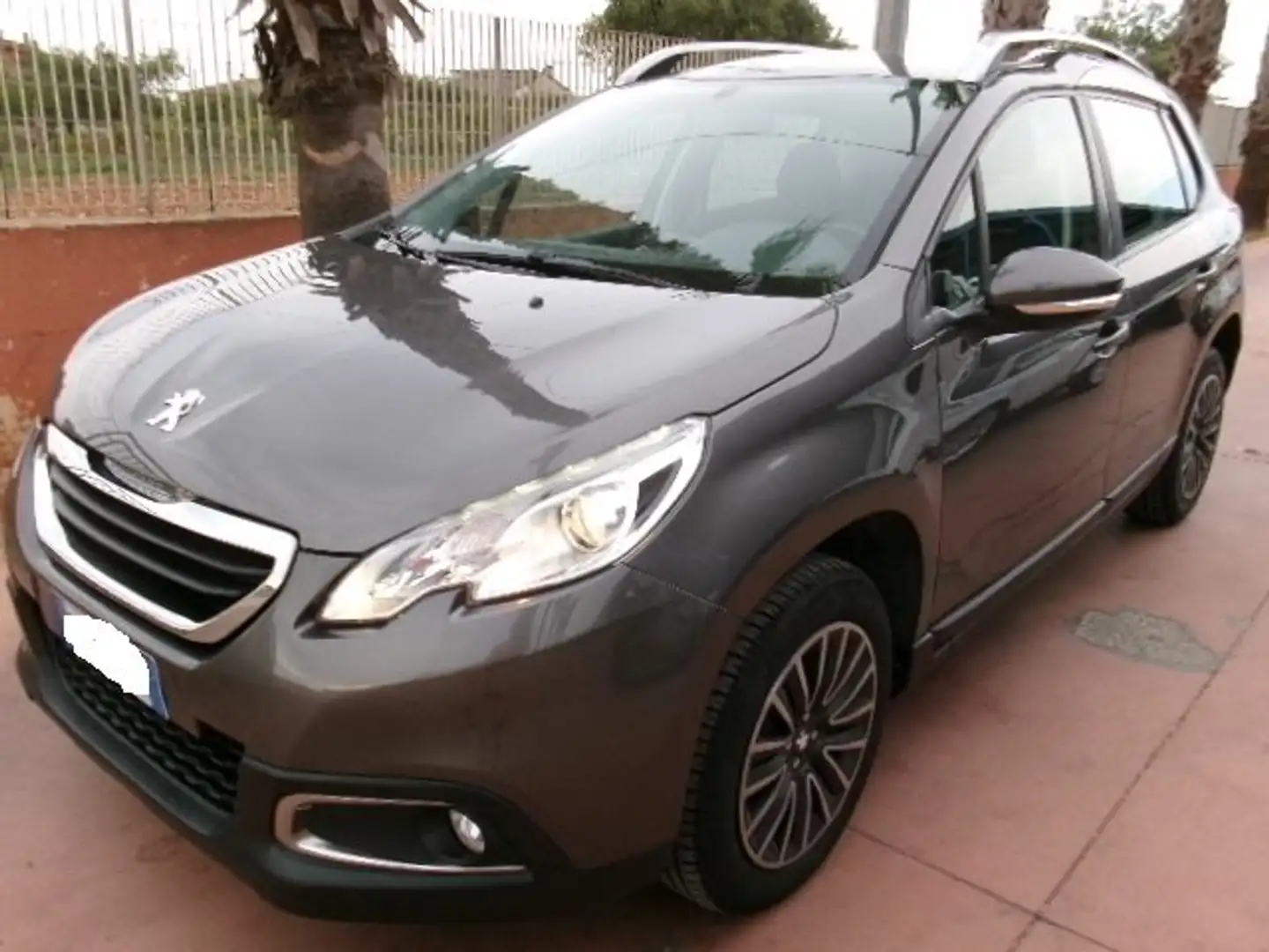 Peugeot 2008 1.4 hdi 8v ALLURE 68cv NEOPATENTATI Grigio - 2