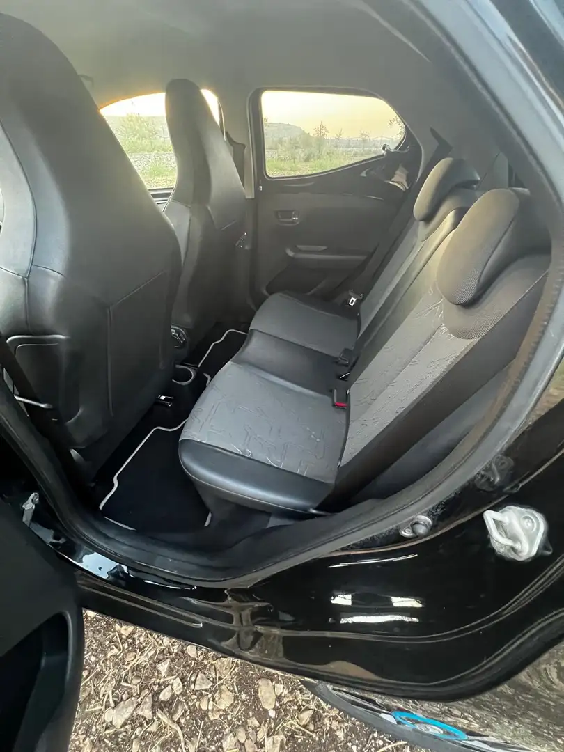 Toyota Aygo AB 40 1.0 VVTi benzina Nero - 2