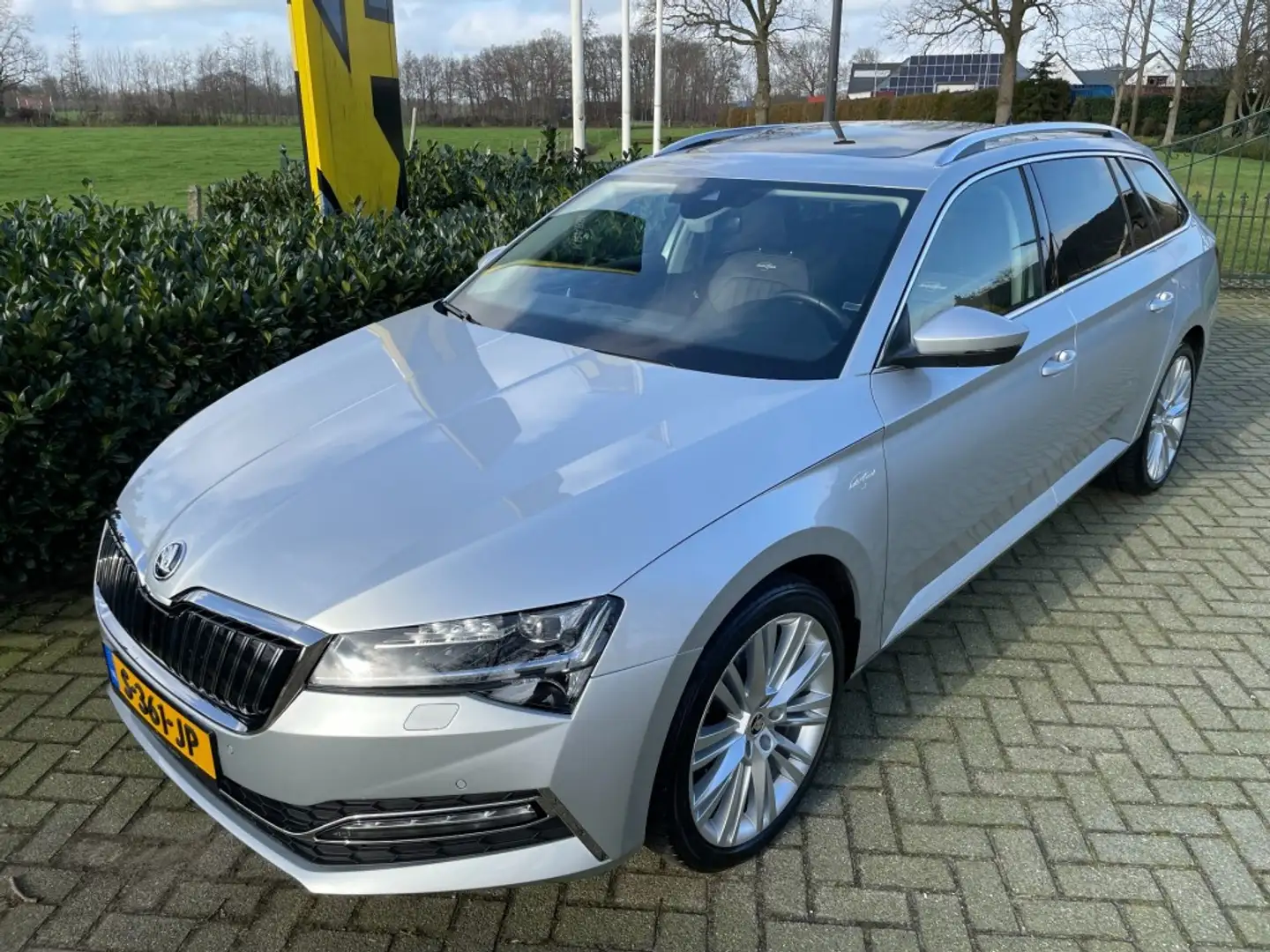 Skoda Superb Combi 1.4 TSI PHEV iV Laurin & Klement  Pano/Trekh Grijs - 1