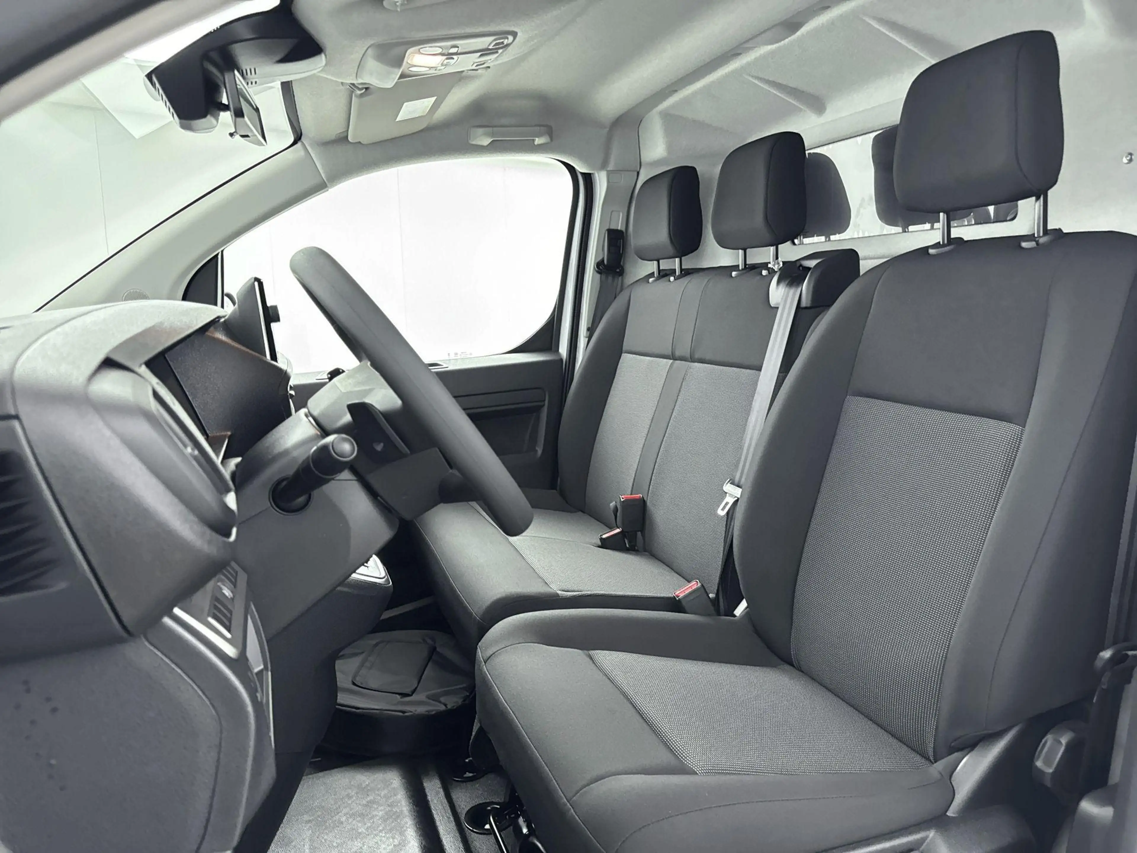 Peugeot e-Expert EV L2 75 kWh | 3-Zits | Achteruitrijcamera | Airco — photo 15