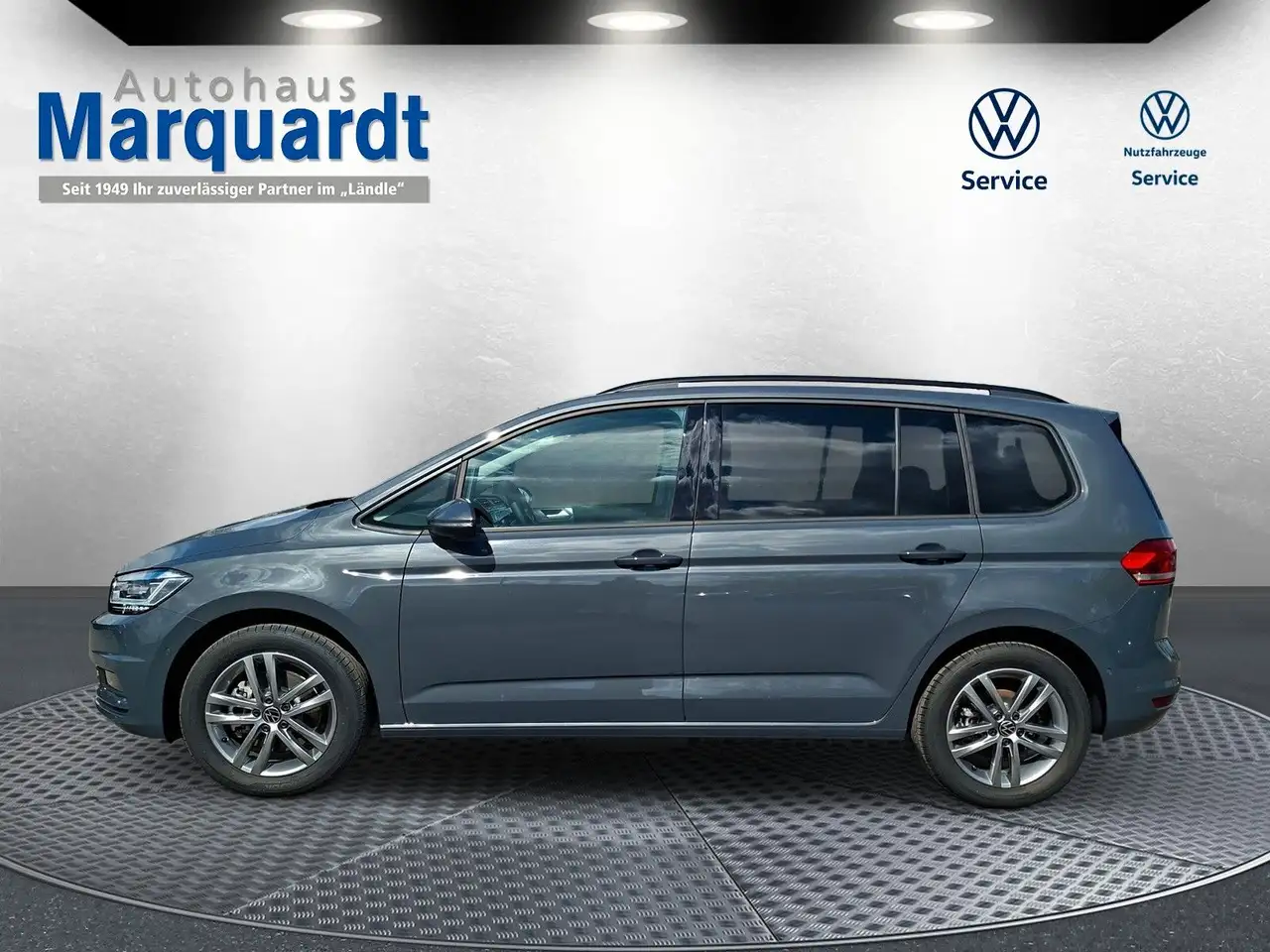 Volkswagen Touran 1.5TSI IQ LED ACC 7 Si Standh Side 17" 2