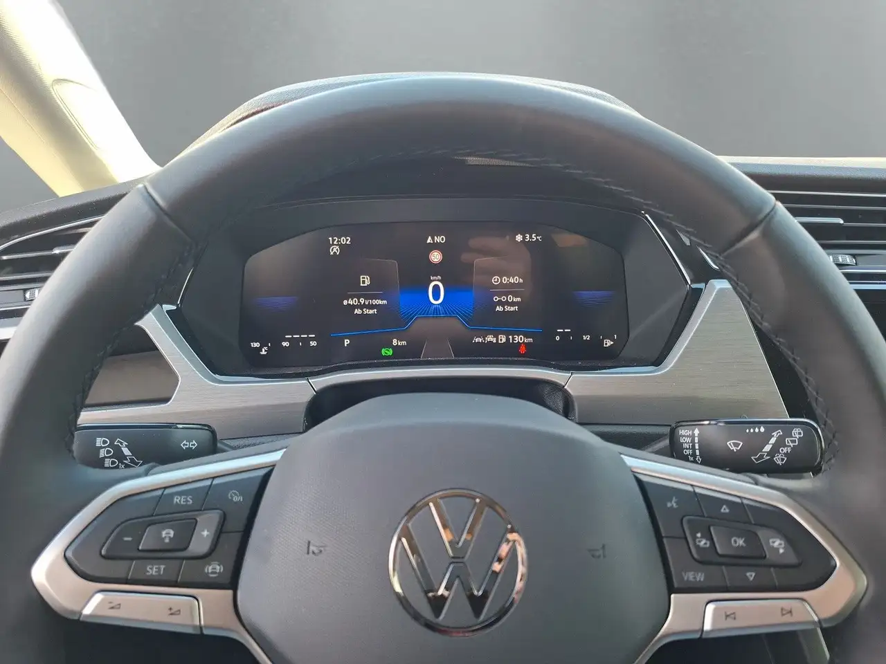 Volkswagen Touran 1.5TSI IQ LED ACC 7 Si Standh Side 17" 6