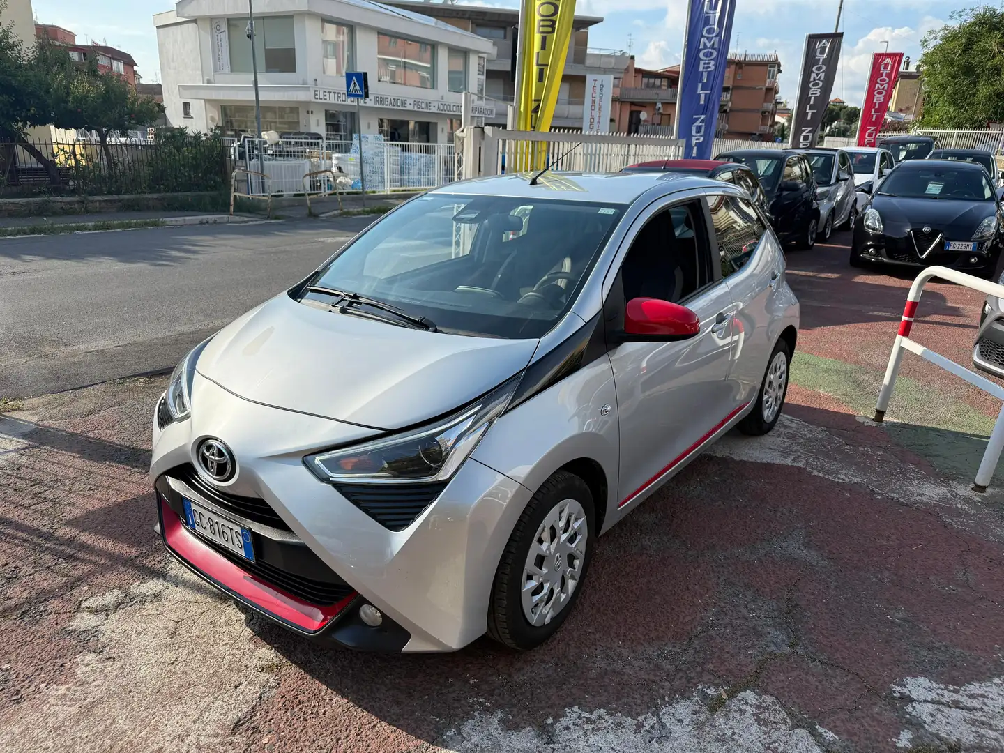 Toyota Aygo 1.0 72cv *UNICO PROPRIETARIO* CARPLAY Silber - 1
