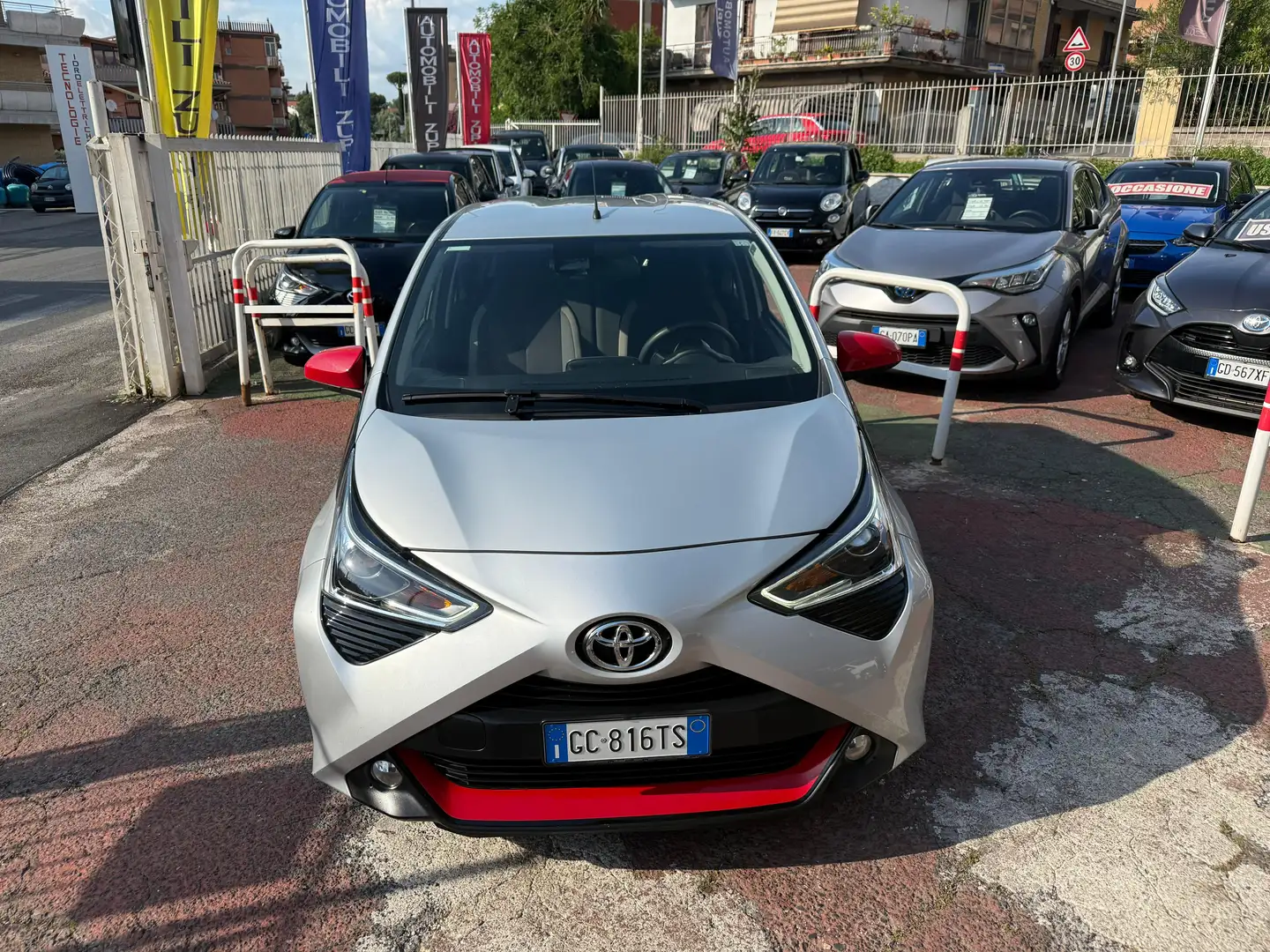 Toyota Aygo 1.0 72cv *UNICO PROPRIETARIO* CARPLAY Silber - 2