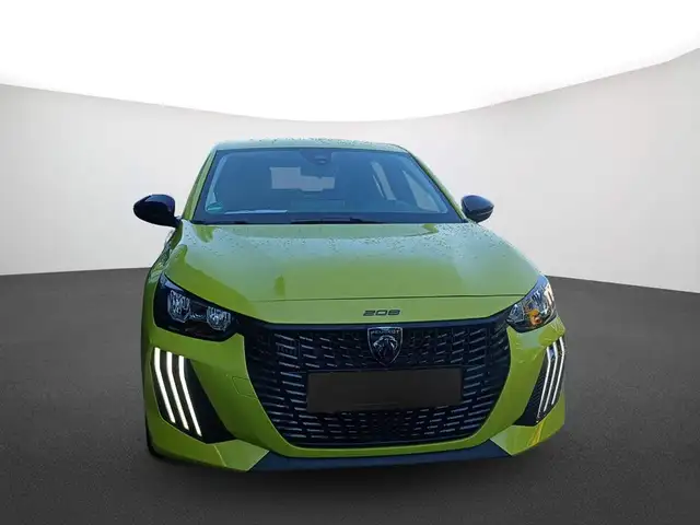 Peugeot 208 view 2