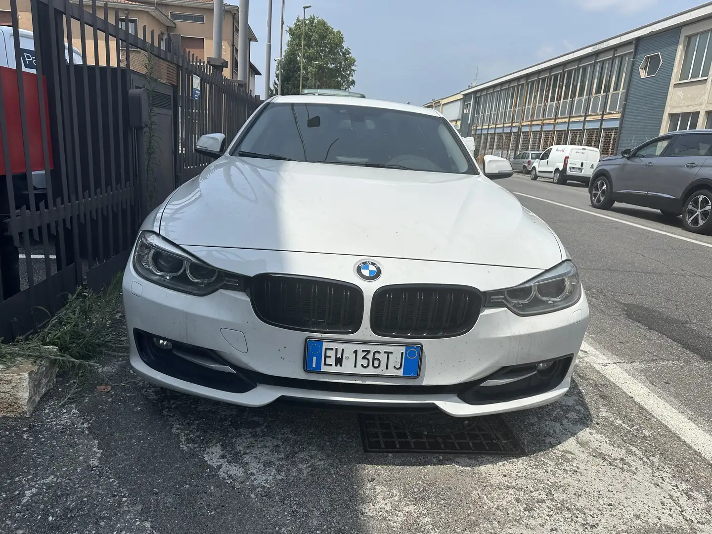 BMW 320 320d Touring Business auto - 1