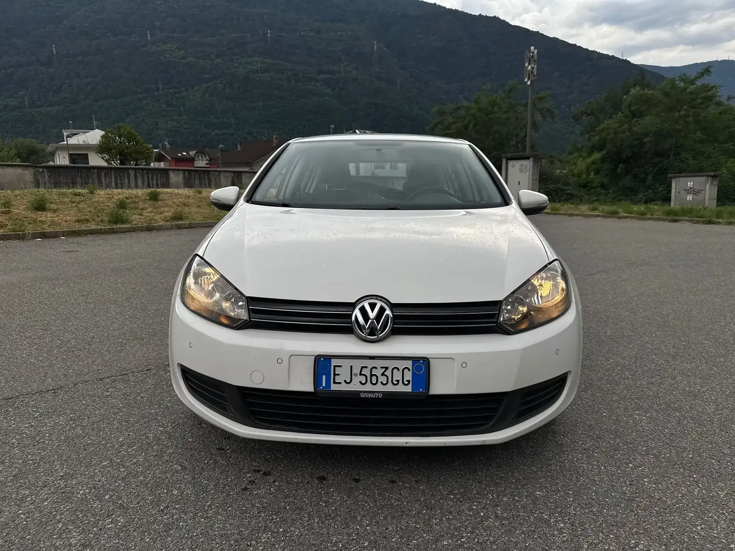 Volkswagen Golf 1.6cc 105CV TDI NEOPATENTATI Bianco - 2