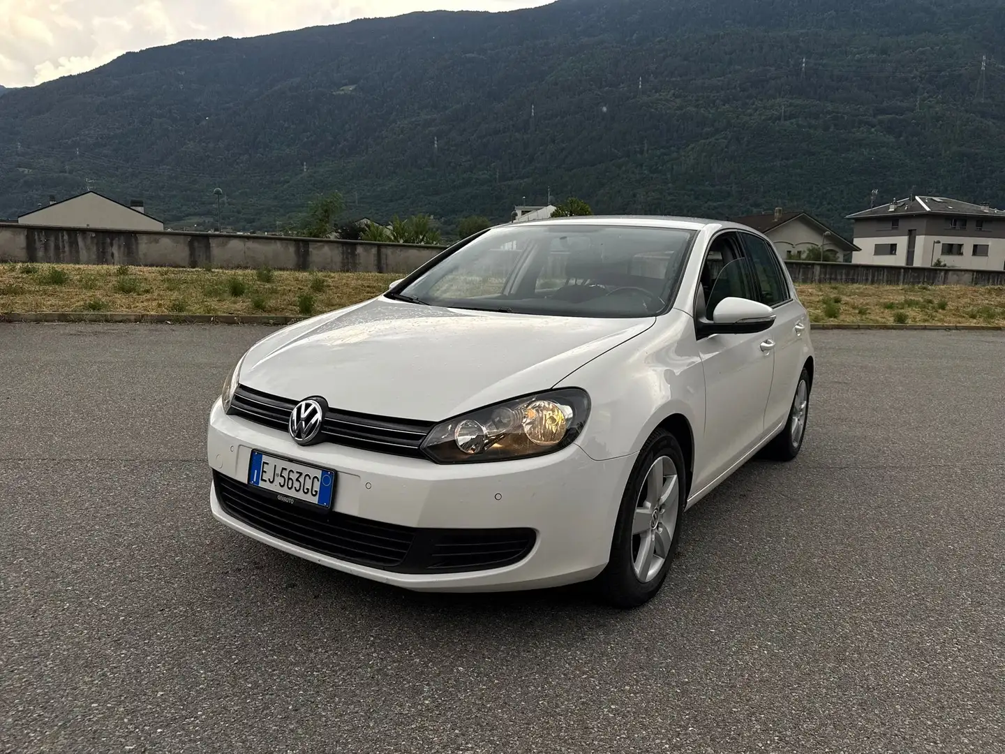 Volkswagen Golf 1.6cc 105CV TDI NEOPATENTATI Bianco - 1